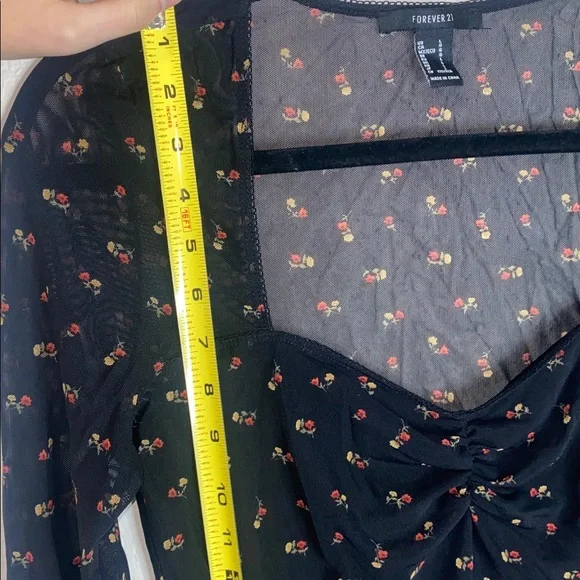 🐚Sheer floral long sleeved top with red and yellow flower details! - Picture 3 of 6